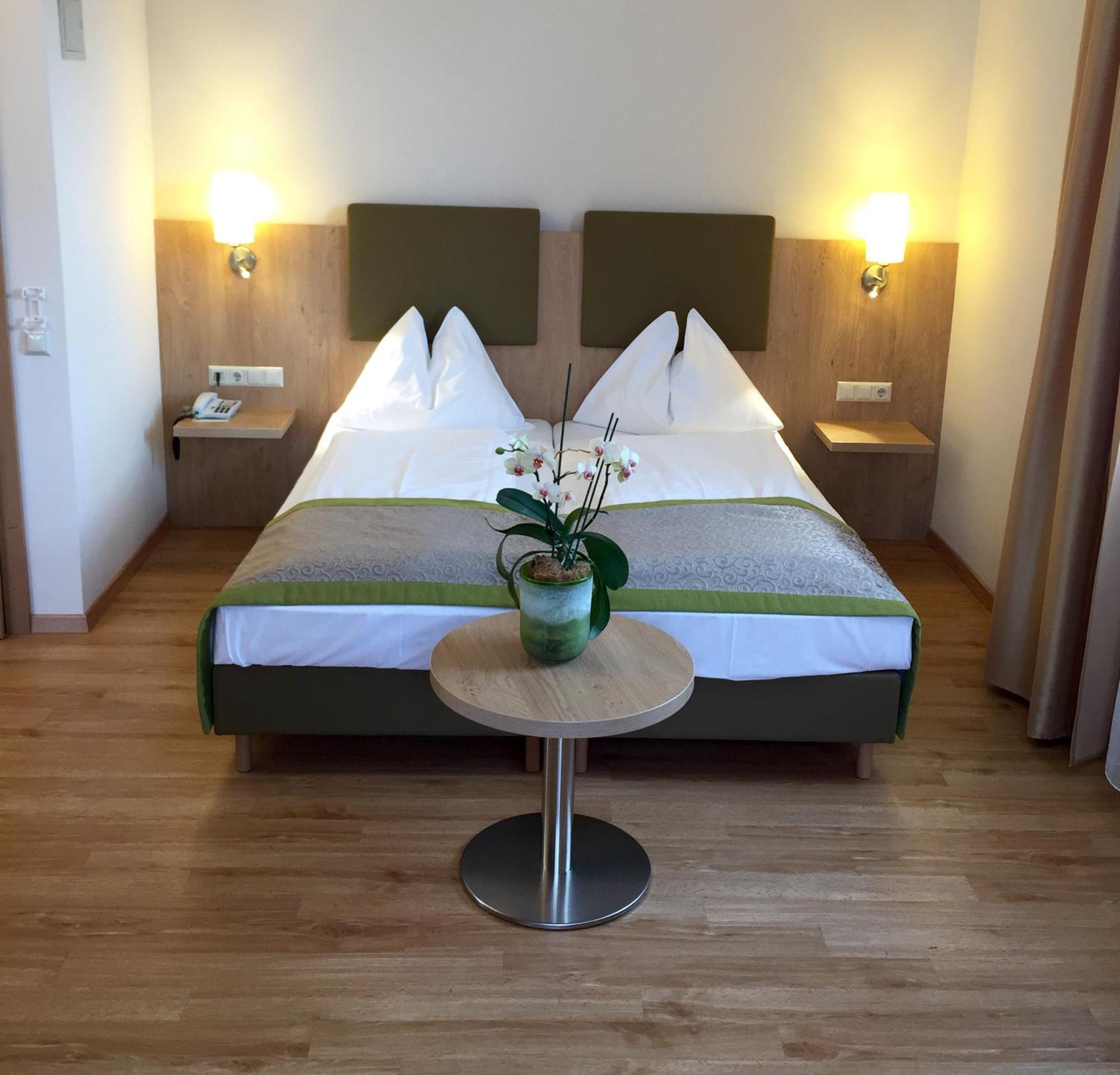 Hotel Babenbergerhof Мьодлинг Стая снимка
